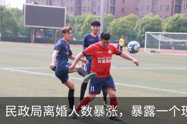 民政局离婚人数暴涨，暴露一个现实: 现在年轻人不结婚, 其实怪父母